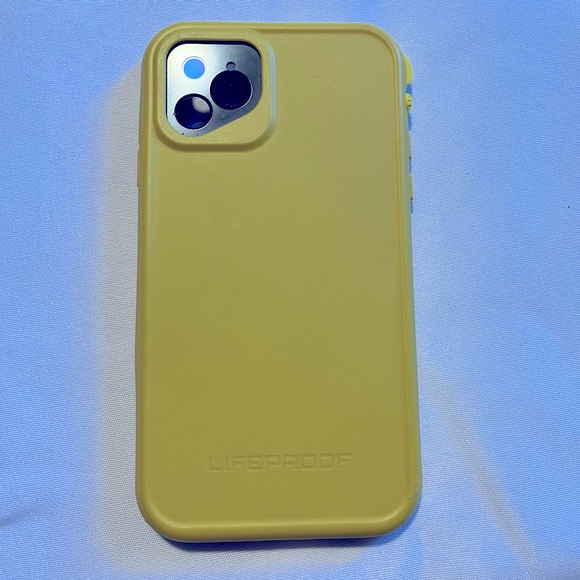 iPhone 11 lifeproof case